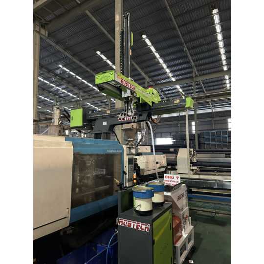 Robot cấp Insert và gắp cắt tự động 