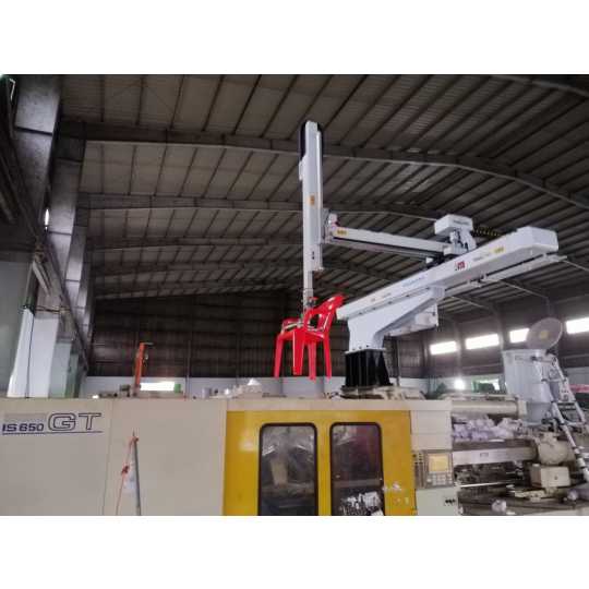 Robot Bull Head cho máy ép 650T